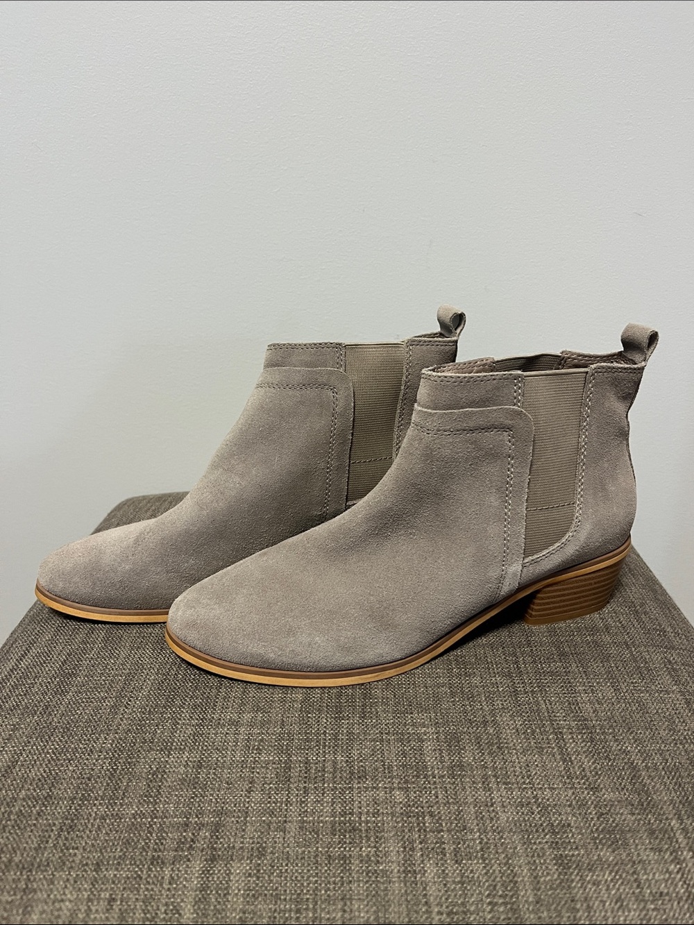 Gianni Fermani Grey Suede Chelsea Ankle Boots 7